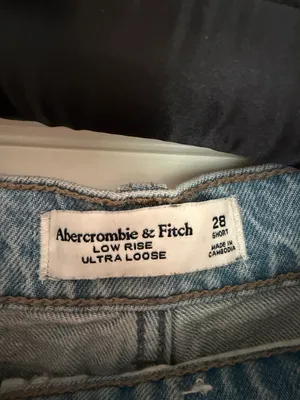Abercrombie Short Ultra Low Rise Jeans thumbnail 3