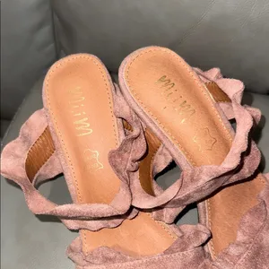 Mi.iM Blush Suede Ruffle Heels Pink Size 6.5 thumbnail 3