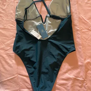 COPY - Cupshe dark green Plunging V-Neck One Piece Swimsuit thumbnail 2