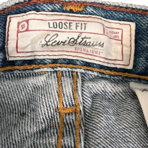 Levi Strauss Signature Loose Fit Jeans 26 Inch Waist Medium Wash Wide Leg Y2K thumbnail 8