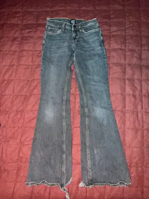 Low-Rise BDG Jeans Flare thumbnail 2