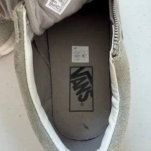 Vans‎ Women's Gray Suede Sneakers thumbnail 7
