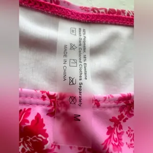 SheIn Vibrant Pink and Red Bikini with Triangle Top and High-Cut Design thumbnail 4