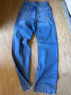 Zara Women's Distressed Blue Relaxed Jeans thumbnail 3