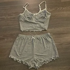 New Boutique Women's grey Bow Knot Ruffle Trim Sleepwear Set. Size Medium thumbnail 1