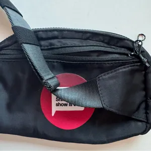 NWOT TikTok Fanny pack Black thumbnail 3