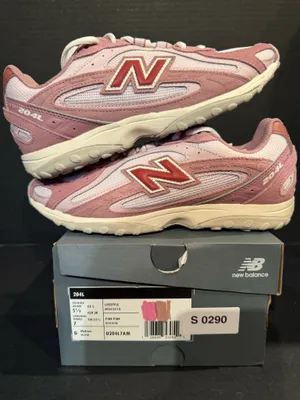 New Balance 204L size 7W thumbnail 2