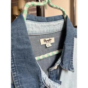 Wrangler Retro Women's Pieced Boyfriend Fit Western Denim Shirt Large nwt thumbnail 3