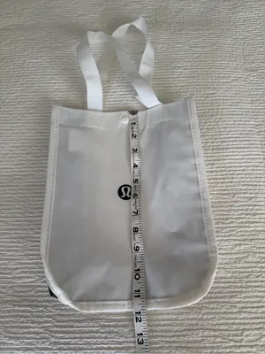 Lululemon empty shopping bag thumbnail 8