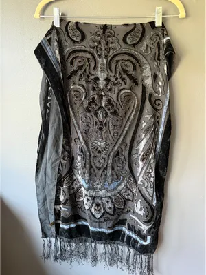 Elegant Black and Gray Velvet Paisley Shawl with Fringe thumbnail 2