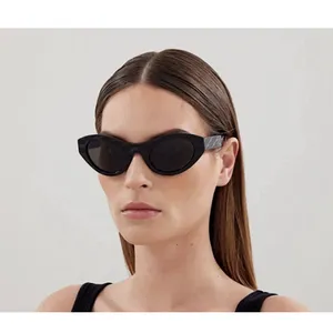 BALENCIAGA BB250S 001 BLACK GREY CAT EYE SUNGLASSES. 52 mm thumbnail 2