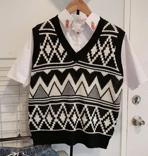 v neck vest thumbnail 1