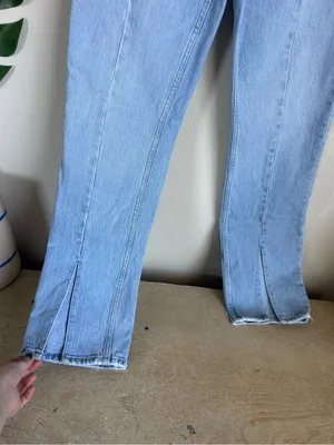Abercrombie & Fitch The 90’s Straight Ultra High Rise Split Hem Jeans thumbnail 5