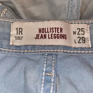 ✨ Hollister Jean Leggings Washed Light Blue✨ thumbnail 5