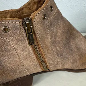Minnetonka Brenna Womens Distressed Brown Leather Side Lace Zip Ankle Boots 9.5 thumbnail 4