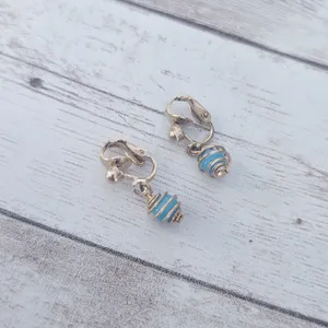 Vintage Clip On Earrings Dainty Light Blue & Gold Tone Dangle thumbnail 3