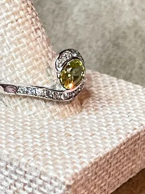 Vintage Y2K EDCO Silver Tone Simulated Peridot & White Crystal Swirl ByPass Ring thumbnail 3