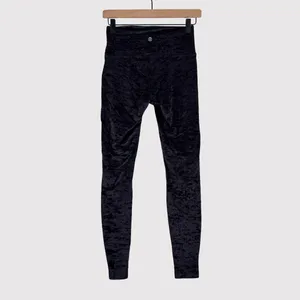 Lululemon Womens Leggings Black Velvet Wunder Lounge High Rise Tight 28" Size 6 thumbnail 4