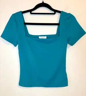 Aritzia Contour Square Neck Teal Top Short Sleeve Size Small thumbnail 1