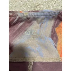alo Women's Multicolor Abstract Capri Leggings Size S Activewear thumbnail 5