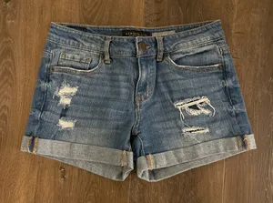 Aeropostale lightly worn jean shorts thumbnail 1