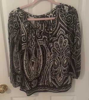 White House Black Market Black and White Paisley Blouse thumbnail 1