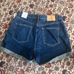 ZARA NWT High Waisted Mom Denim Shorts thumbnail 5
