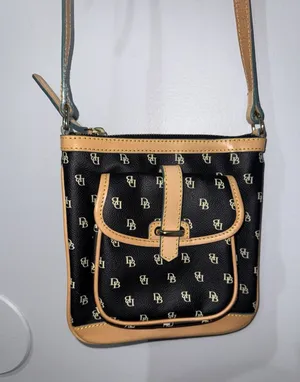 Dooney & Bourke MONOGRAMMED TAN BLACK LEATHER‎ CROSSBODY BAG MINT P thumbnail 1