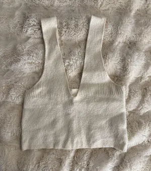 Urban Outfitters Top thumbnail 1