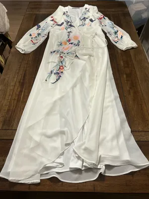 Hope & Ivy Maternity size 8-gorgeous embroidered wrap dress thumbnail 8