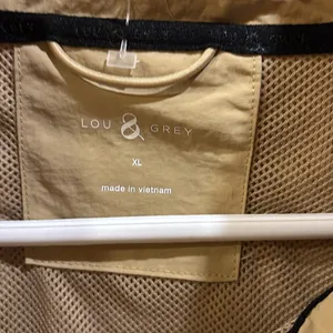 Lou Grey Tan Mylon Rain Jacket Nwts Size Xl 2 Side Pockets Full Zipper No Hood thumbnail 2