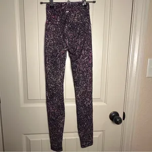 Lululemon Invigorate High-Rise Tight Legging 25” Topography size 0 EUC $128 thumbnail 4