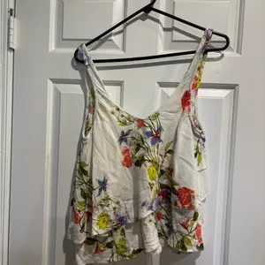 Free People On The Top Floral White Ruffled swing Tank Top sz S white thumbnail 3