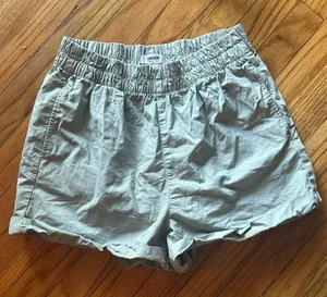 Garage Sage Green Casual Cool Relaxed Fit Shorts Elastic Waist Size S thumbnail 1