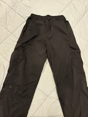 Lululemon Lightweight Cargo Mid-Rise Hiking Pant thumbnail 4
