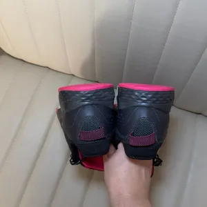 New-balance Women's Black and Pink Trainers thumbnail 3