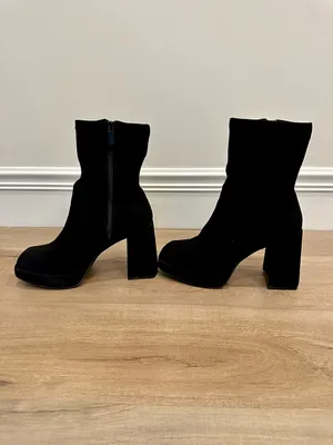 Kenneth Cole Reaction Black Suede Ankle Heeled Boots thumbnail 3