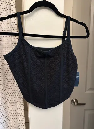 Hollister Top thumbnail 1