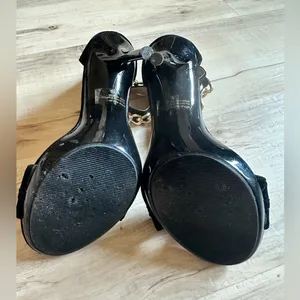 Black/Gold Chained Heels Gold Size 7.5 thumbnail 3