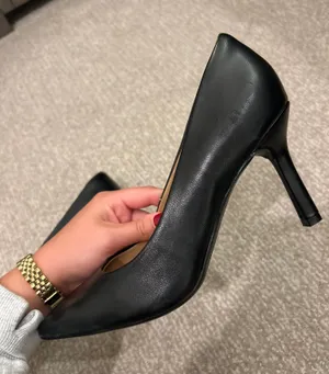 Nordstrom Rack Pointed Leather Black Heels thumbnail 3