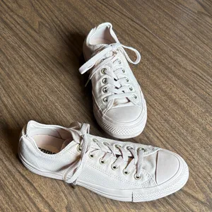 Converse Size 7.5 Pale Pink Low Top Sneakers Shoes thumbnail 1