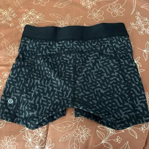 Lululemon Black shorts  thumbnail 2