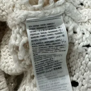 Abercrombie and Fitch Cream Knit Sweater Women’s Small thumbnail 2