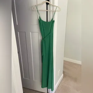 Misa LA Veronika‎ Kelly Green Maxi Dress Wrap Front Stretch Wrinkle Free thumbnail 5