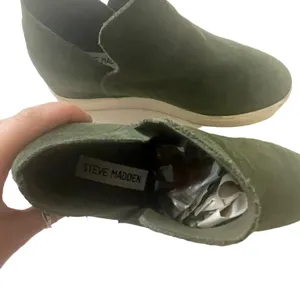 Steve‎ Madden Women's Size 7.5 Suede Leather Green Wrangle High Top Sneakers thumbnail 9
