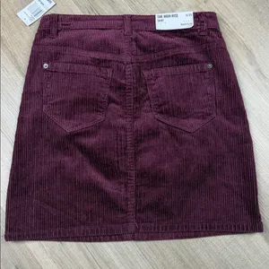 NWT‎ Kensie Burgundy Corduroy High Rise Mini Skirt Size 0/25 thumbnail 2