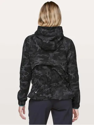 Lululemon Pack It Up Jacket Incognito Camo Multi Grey W4AVRS size 4 thumbnail 2