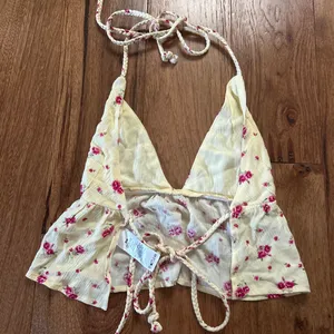 Garage Halter Tank Top Cropped thumbnail 4