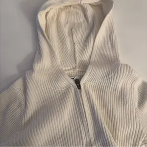 Hollister White Crop Ribbed Zip Up Sweater Hoodie thumbnail 6