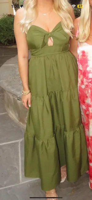 Trixxi Green Dress with Cutout thumbnail 1